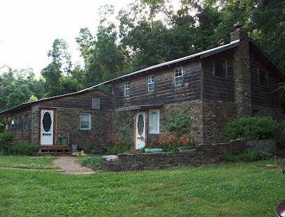 Cedar Rock Lodge, Deer, Arkansas, USA