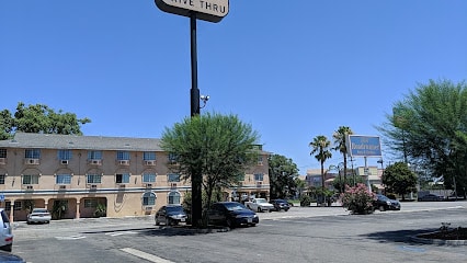 Roadrunner Inn & Suites, Bakersfield, California, USA