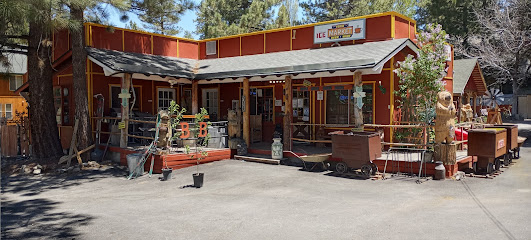Three Pines Lodge & Resort Rentals, Big Bear Lake, California, USA